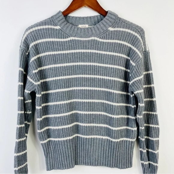 A.N.A Gray Knit Long Sleeve Striped Sweater Size Small - Picture 3 of 6